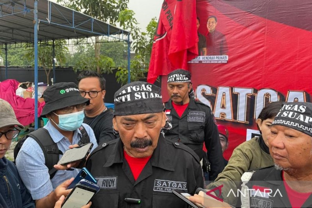 Hasto Dikabarkan jadi Tersangka KPK, FX Rudy Bilang Begini ...