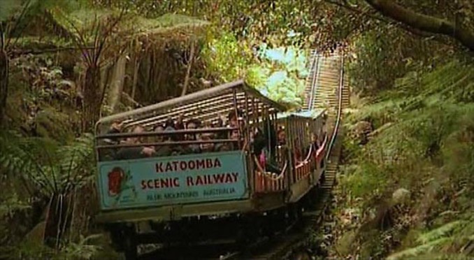 Inilah Kereta dengan Jalur TERCURAM SEDUNIA!