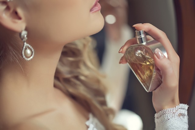 Rahasia Parfum Tahan Seharian: Semprot di 6 Titik Ini!
