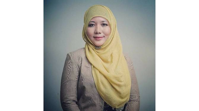 Desperate Malaysians fly white flags as a call for help to survive COVID-19 lockdown
