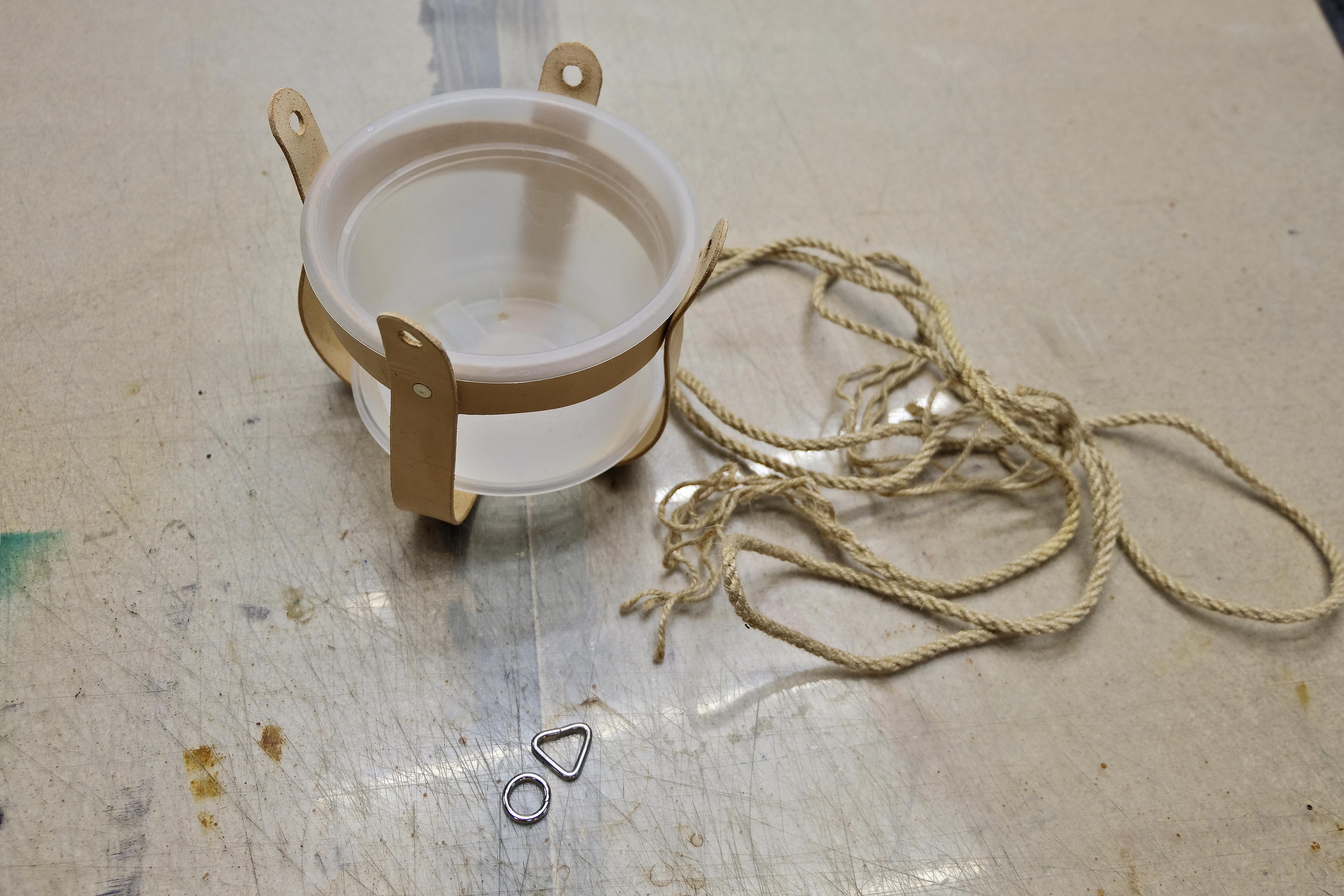 Bosen Nunggu Buka Puasa? Mending Ngabuburit Sambil Bikin Gantungan Tanaman Hias!