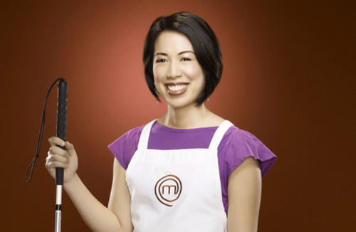 Tanpa Pengelihatan, Christine Ha Raih Gelar MasterChef!