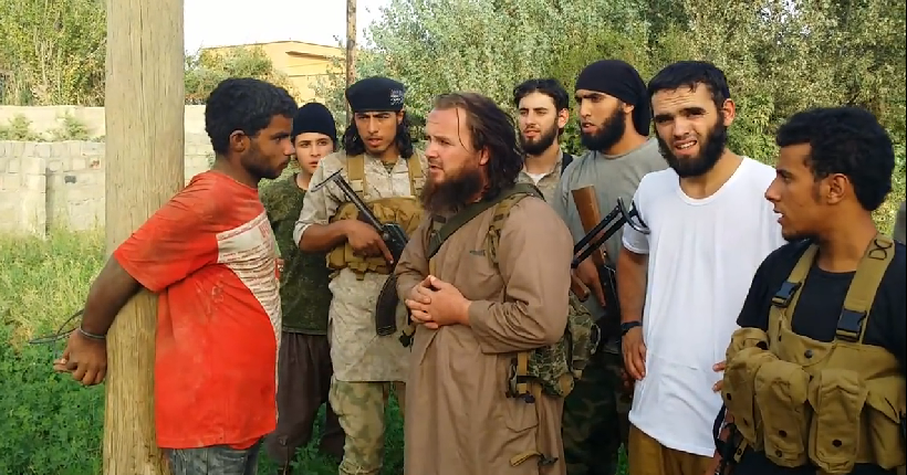 Cool:Isis executes al-Sheitaat tribe teenager with bazooka in Deir al-Zour