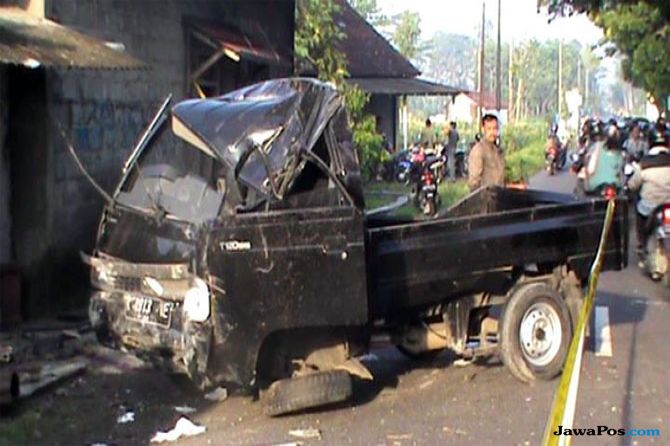 Kejar-kejaran, 2 Pelaku Kriminal Tewas Dihantam Mobil Korban