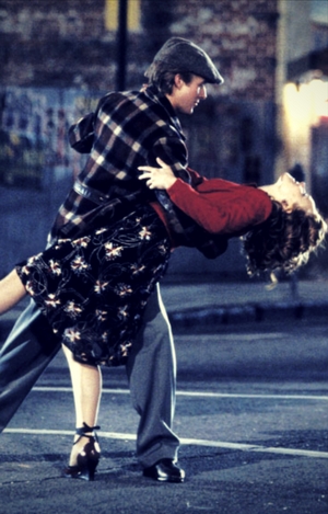 3 Manfaat Film Romantis Buat Jomblo