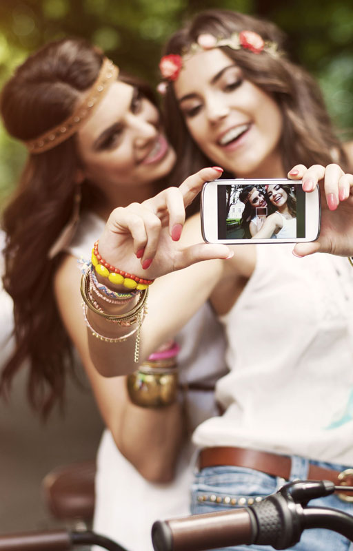 GAYA SELFIE TERPOPULER DI SOSMED