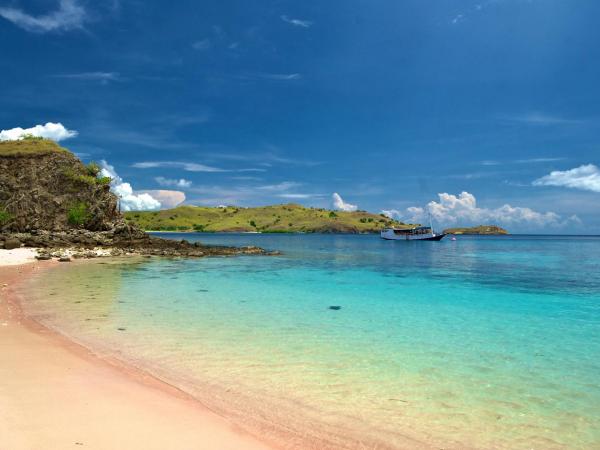 Pilihan Transportasi Menuju Pulau Komodo