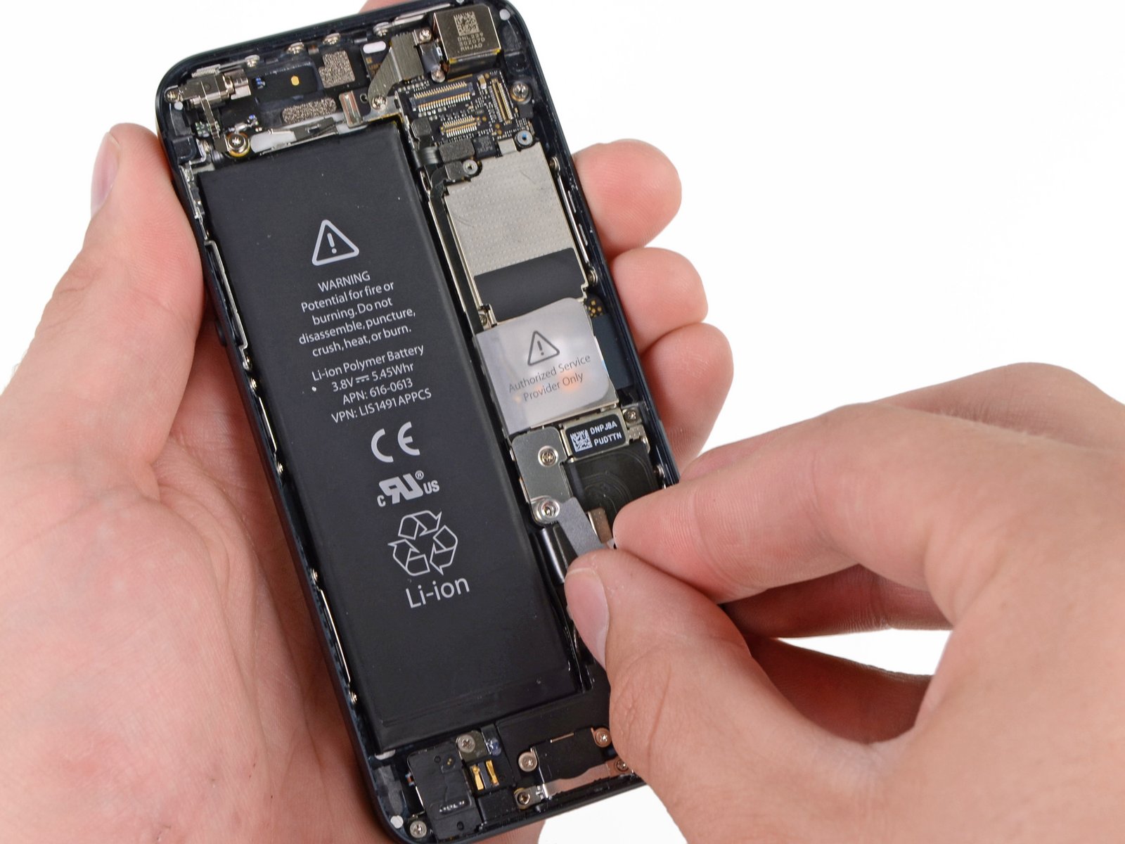 Cara Memperbaiki/Mengganti Battery iPhone mu