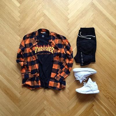 Banyak KW-nya, Ini Caranya Membedakan Kaos Asli dan Palsu Biar Gak Ketipu