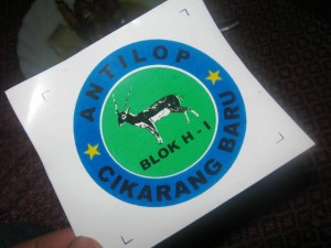 Stiker-Stiker yang biasanya Menempel Di Kendaraan