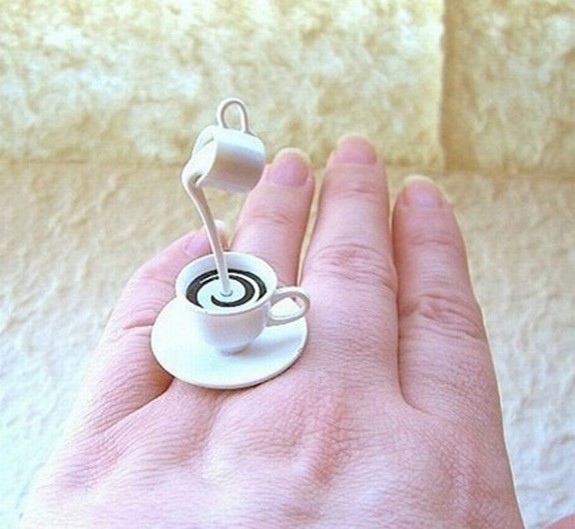 Cincin Yang Bisa Dimakan? Atau Makanan Yang Bisa Dicincin?
