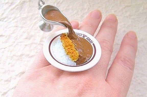 Cincin Yang Bisa Dimakan? Atau Makanan Yang Bisa Dicincin?