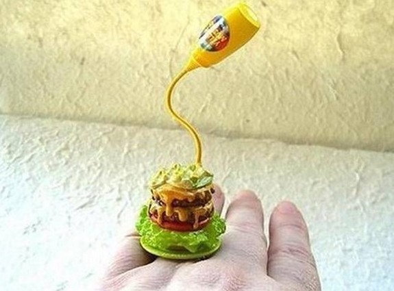Cincin Yang Bisa Dimakan? Atau Makanan Yang Bisa Dicincin?