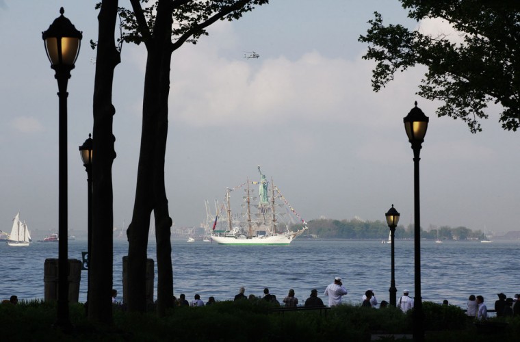 &#91;FOTO-FOTO&#93;PARADE KAPAL FLEET WEEK KE-25 DI AMERIKA