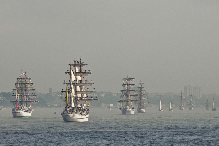 &#91;FOTO-FOTO&#93;PARADE KAPAL FLEET WEEK KE-25 DI AMERIKA