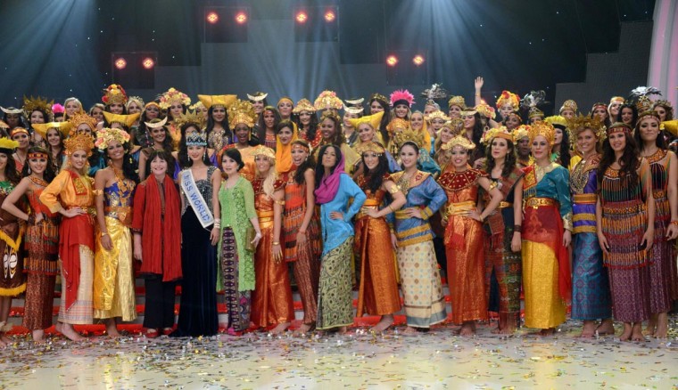 MISS WORLD 2013 : 130 Kontestan Berpakaian Adat Indonesia Puncaki Opening Show