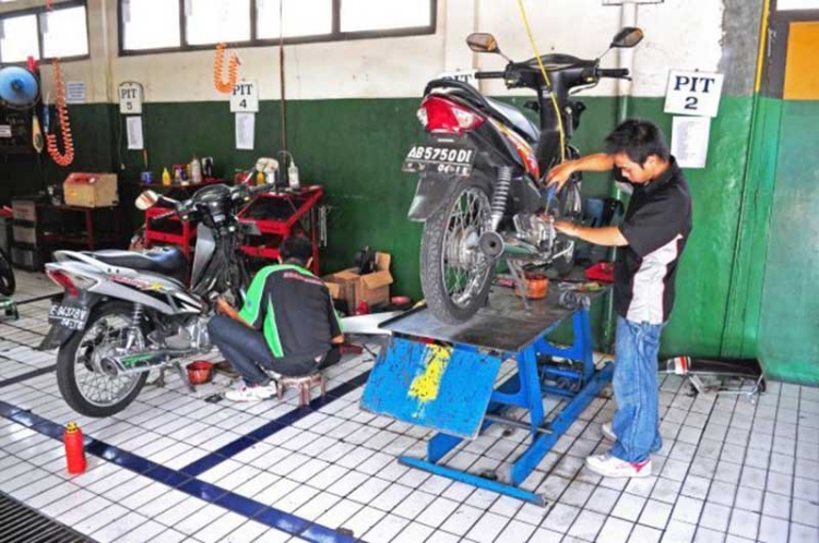 Amir Motor, Bengkel Umum dengan Layanan Memuaskan untuk Service Kendaaran Anda