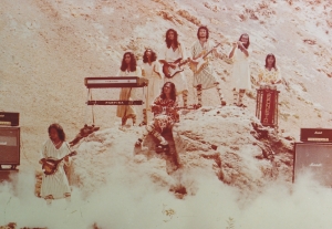 Mengenang Era kejayaan Musik Rock di Indonesia (60's-90's)
