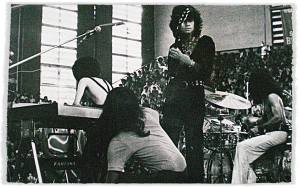 Mengenang Era kejayaan Musik Rock di Indonesia (60's-90's)