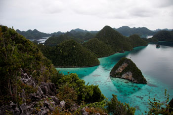Tempat Wisata Air di Indonesia yang Menarik Perhatian Wisatawan di Seluruh Dunia