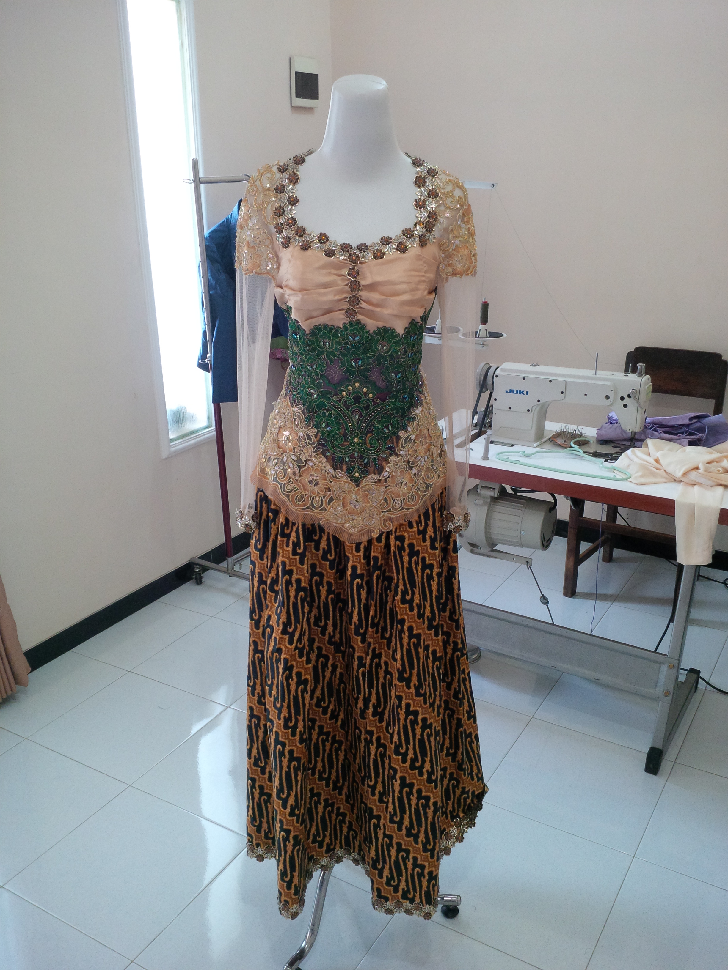 terima jahit baju wanita bisa segala model, malang kota