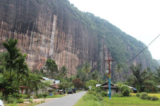 9-tebing-paling-mengerikan-di-dunia
