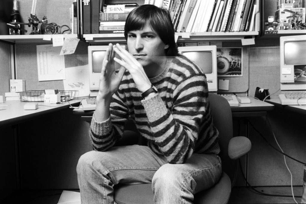 Kisah Lengkap & Biografi Steve Jobs Yang Sangat Menginspirasi
