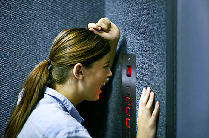 Mendadak Terjebak Lift? Lakukan 11 Cara ini Agar Selamat