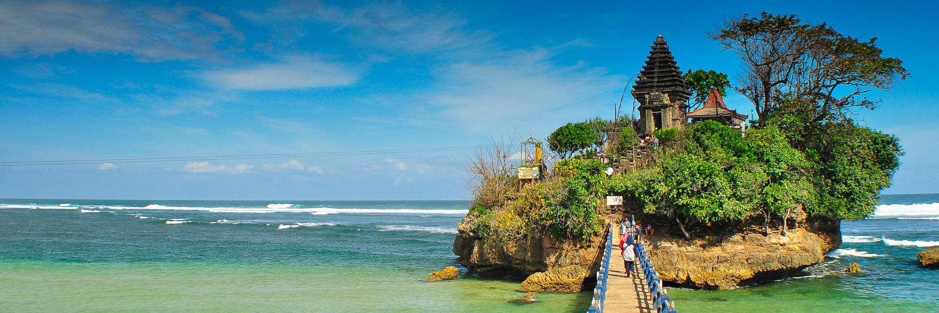 &#91;COC Travellers&#93; Menjelajah Pantai Malang Selatan ala Backpacker!! #AslinyaLo