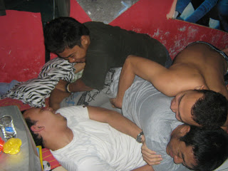 suami-pergoki-istri-sekamar-bersama-pria-lain