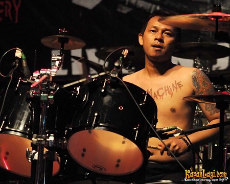 10 Drummer Terbaik di Indonesia