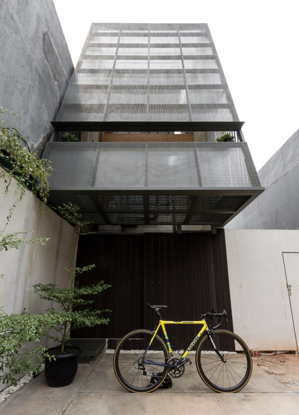 Rumah arsitek di Jaksel ini lebarnya cuma 3,5 meter! Gimana ya dalemnya.