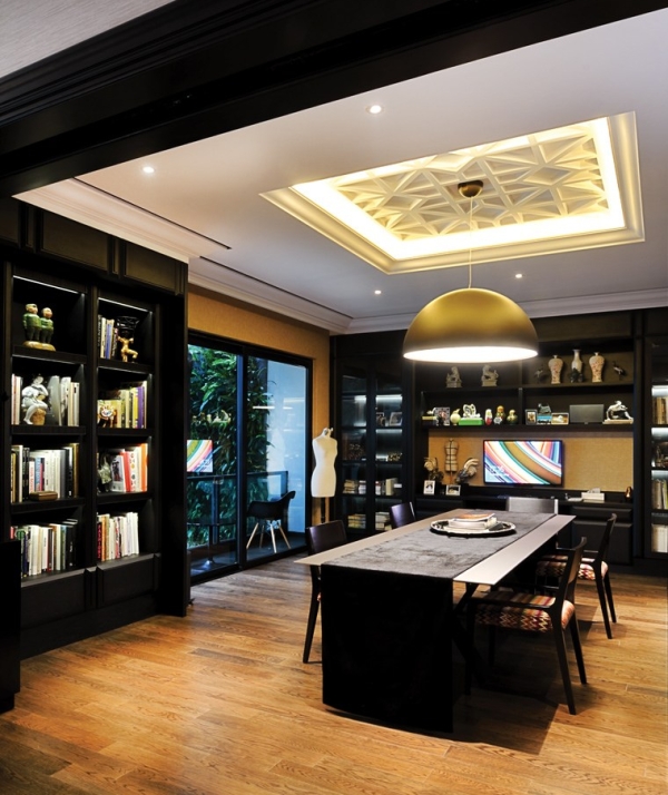 Rumah mewah yang keren ini punya perancang busana kondang Indonesia. Siapa dia?