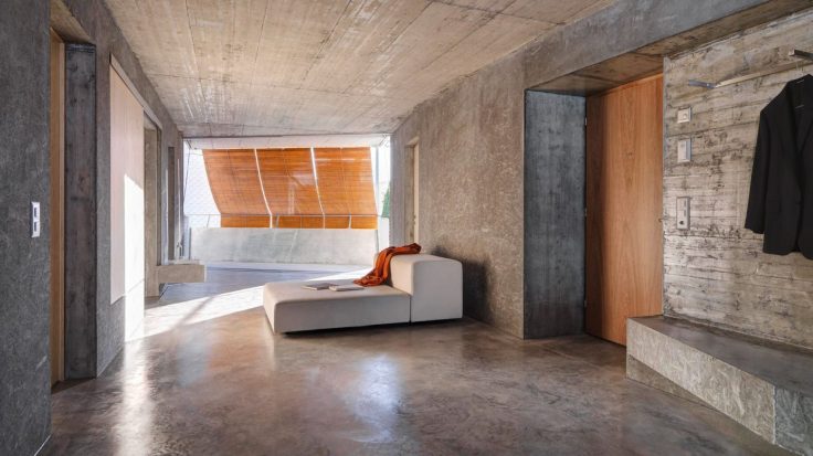 Minimalis banget. Apartemen beton ini bisa jadi inspirasi hunian agan sista.