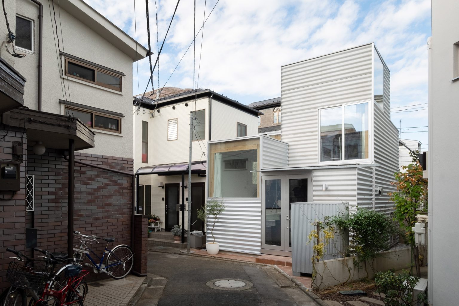 Lagi mau bikin rumah mungil? Cek rumah 26 m2 ini deh.