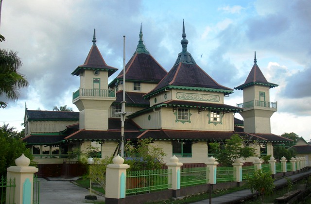 Masjid Tertua di Kabupaten Sambas: Wisata Religi yang Bersejarah
