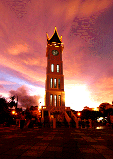 Misteri angka 4 Romawi di jam gadang