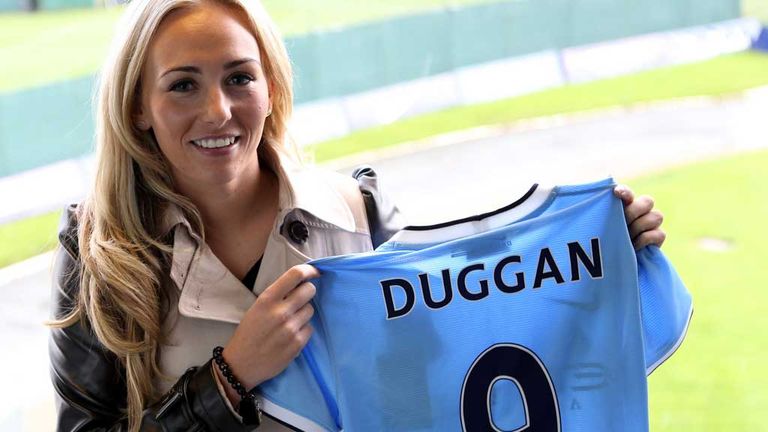 10 Pesepakbola Wanita Tercantik di 2016!