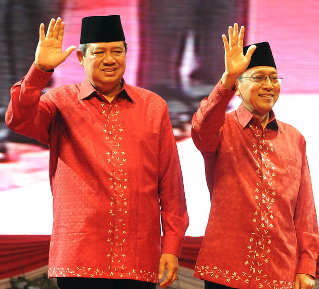 Mahasiswa Sudah Bersatu, Kompak Tumbangkan Rezim SBY - Boediono