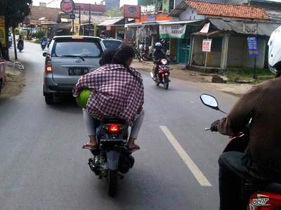 Pada Tau Ga sih, Fungsi Helm?