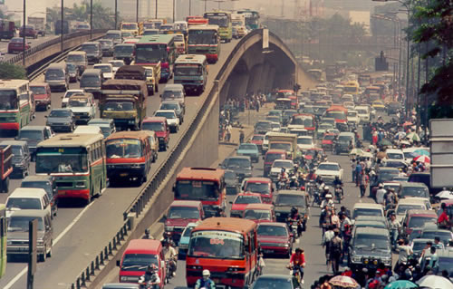 Secara Dimensi & Populasi Siapa Yang Berpotensi Biang Kemacetan…!! Motor atau Mobil..