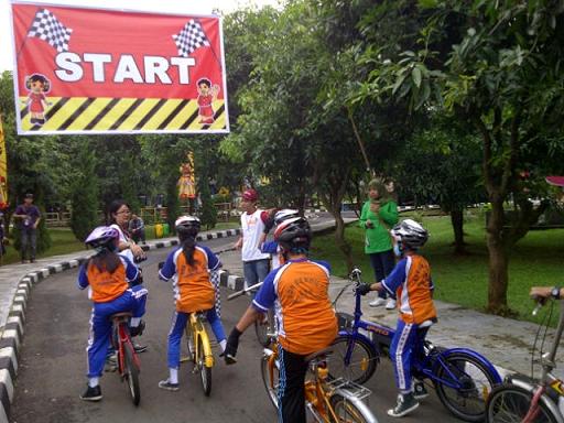 &#91;NOSTALGIA GAN&#93; Kelakuan Konyol dan Berbahaya yang dulu sering Bocah Lakukan