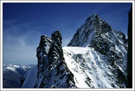 10 Gunung Terindah Di Dunia