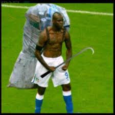 &#91;Pict lengkap&#93; Balotelli GOKIL!