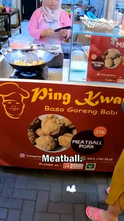 jual-nasi-uduk-rendang-babi-penjual-ini-ditegur-satpol-pp