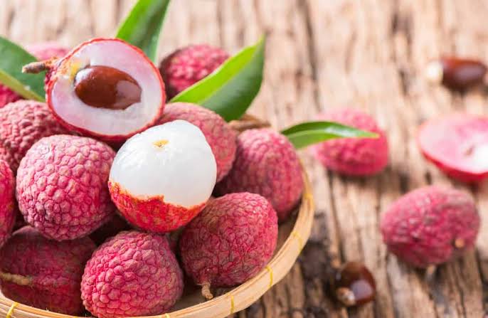 Hati-Hati! Selain Mengandung Vitamin, 5 Buah yang Sering Kita Makan ini Juga Beracun 