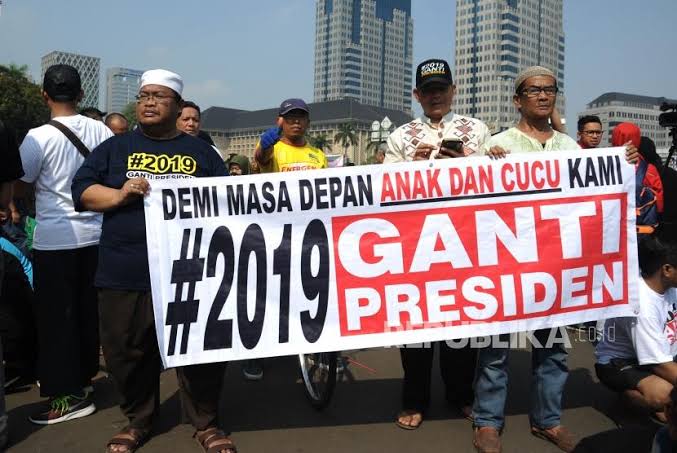 Heboh Tagar 2024 Ganti Gubernur, Ridwan Kamil Diminta Tak Baper