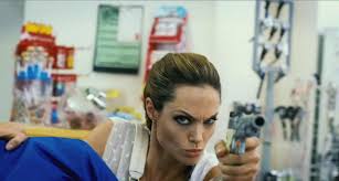 Angelina Jolie bikin sensasi gan