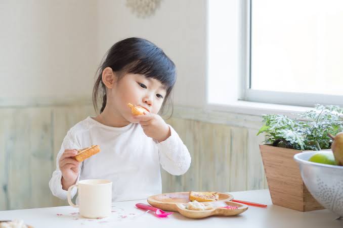 Tinggi Gula dan Garam. Makanan Ini Berbahaya Bagi Tumbuh Kembang Anak. Ngeri!