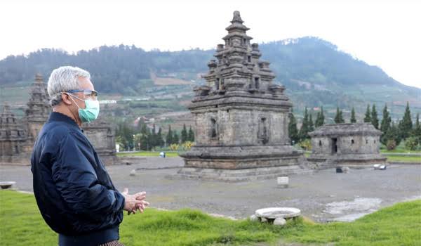 dieng-membeku-suhunya-minus-17-derajat-celcius-embun-es-tebal